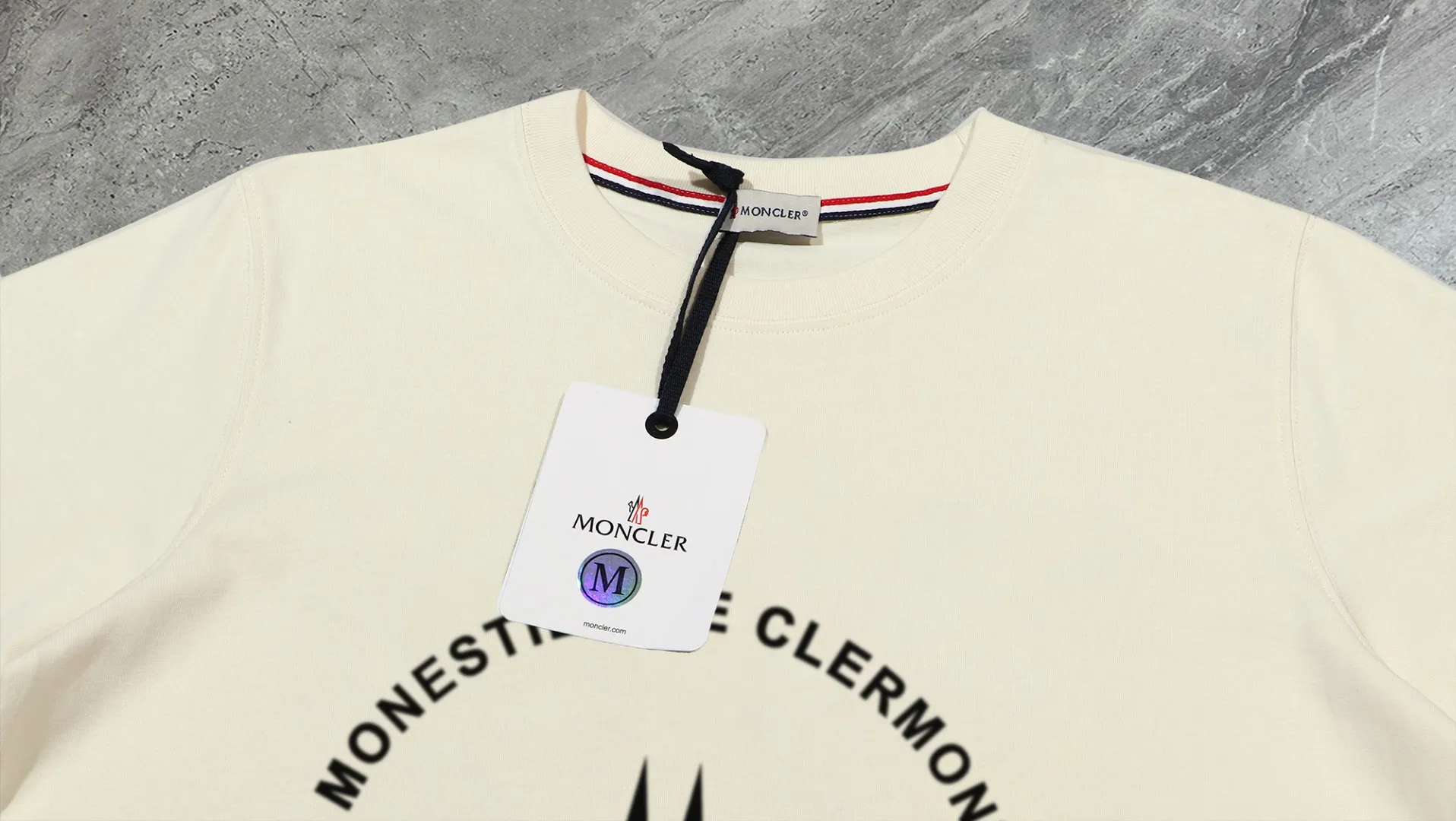 【 In Stock】 〖 𝐌𝐎𝐍𝐂𝐋𝐄𝐑~ 〗 440g ， 😎 ， ， Factory 2025 T ， ， Premium LOGO， Same Style ：Black White Size：S M L XL 2XL
